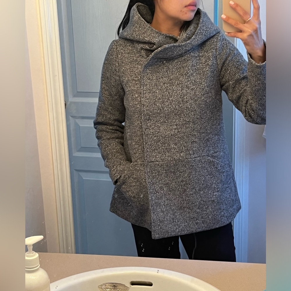 Women’s peacoat